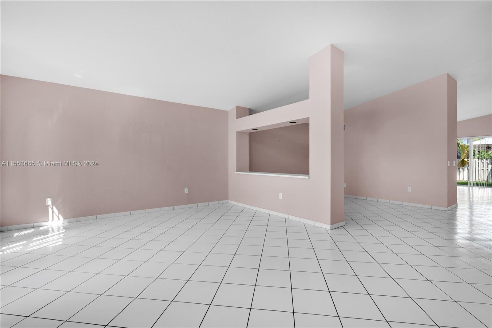 FLORIDA TROPICAL ESTATES - Residential Lease