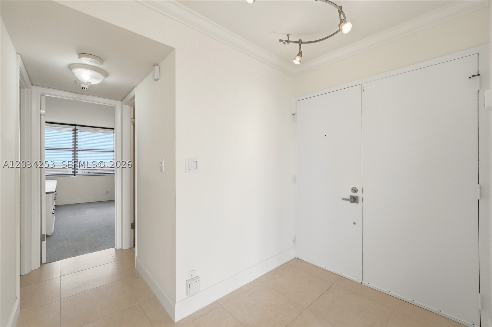 CORINTHIAN ON THE INTRACO - Residential