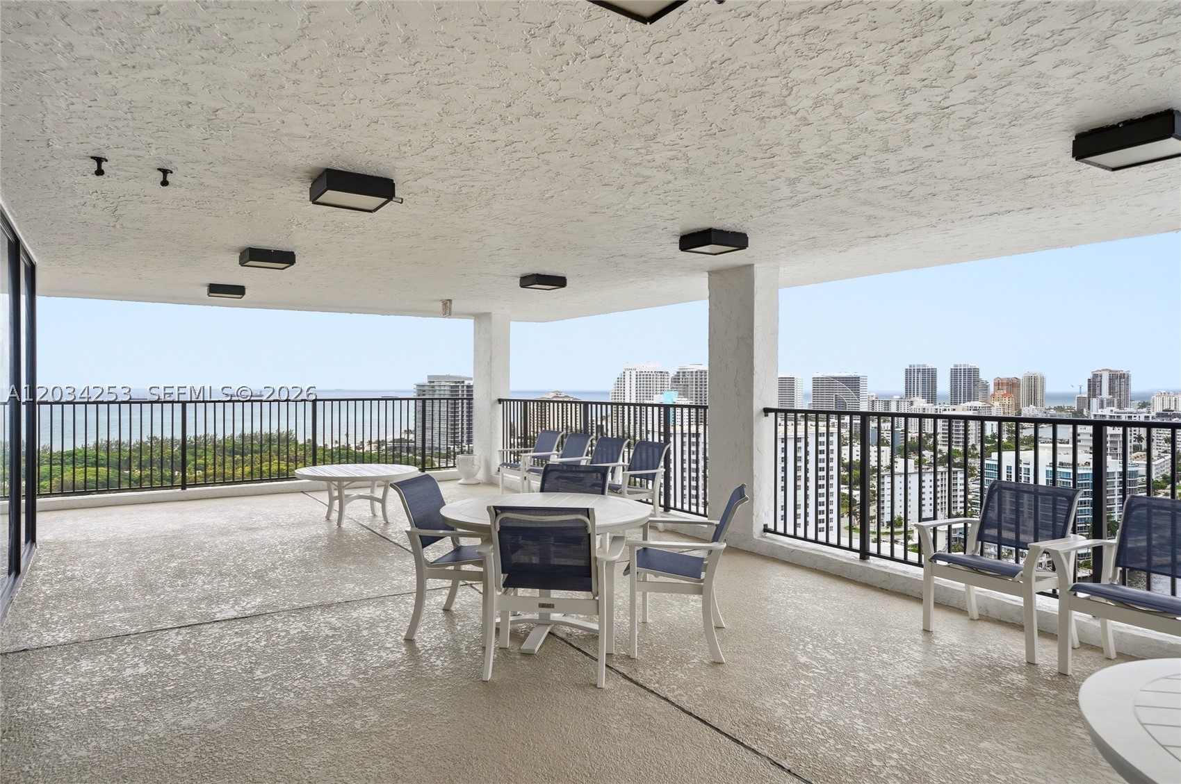 CORINTHIAN ON THE INTRACO - Residential