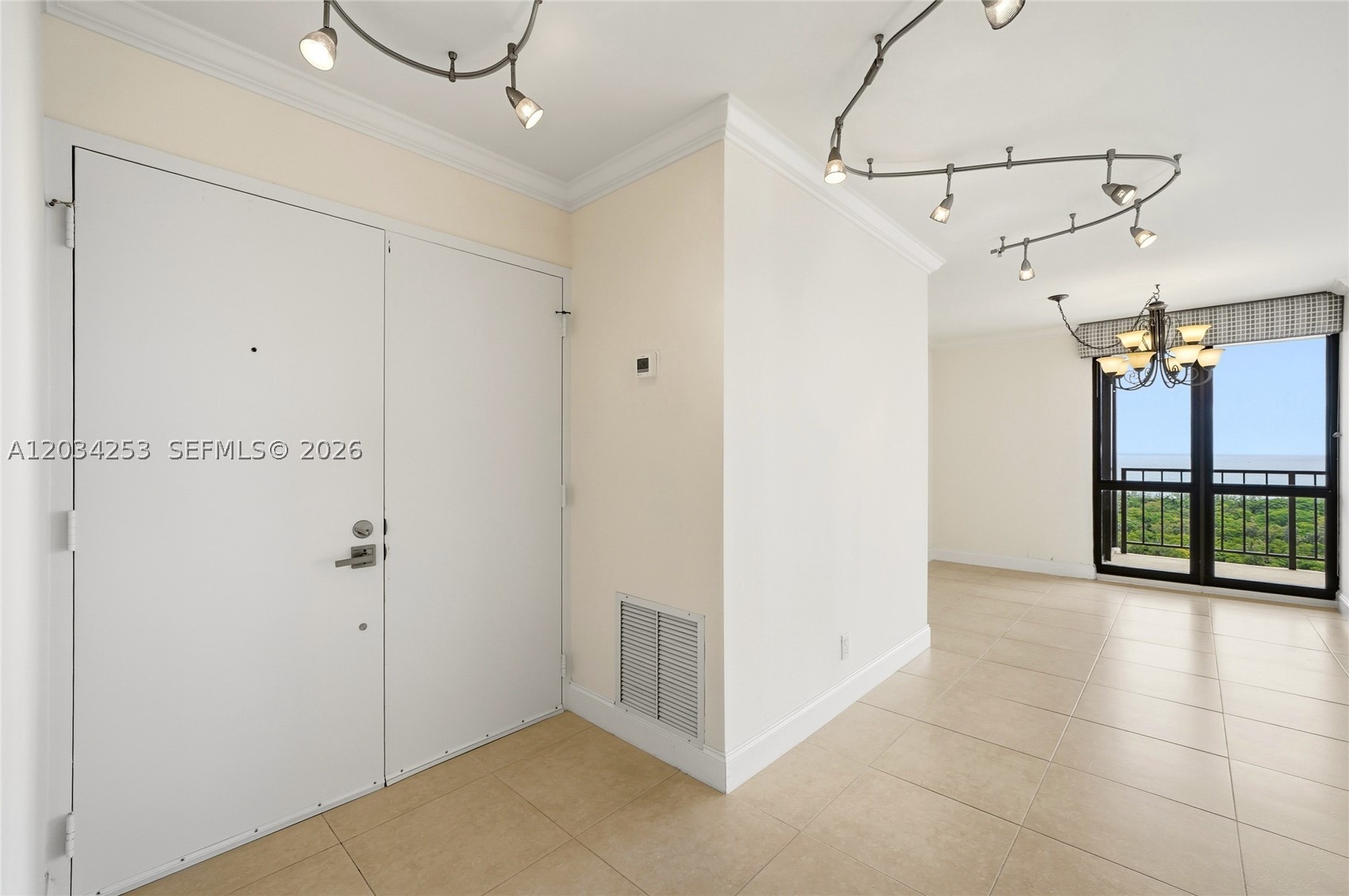 CORINTHIAN ON THE INTRACO - Residential