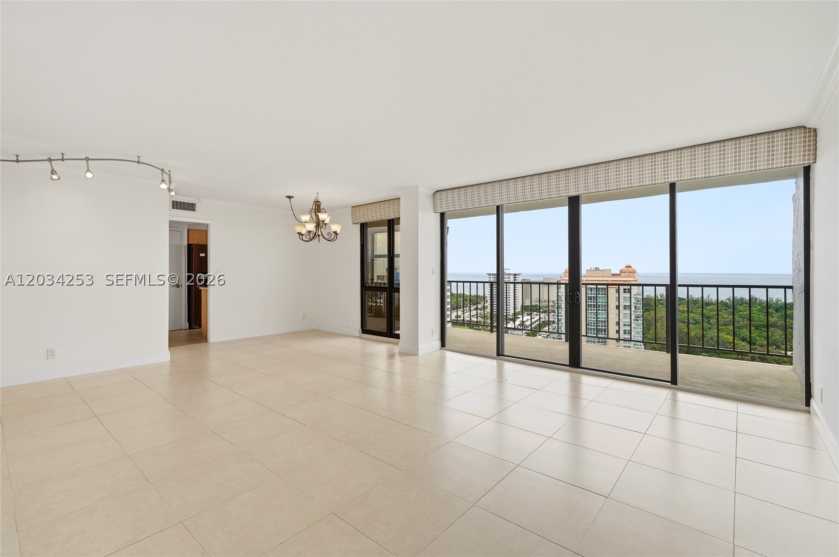 CORINTHIAN ON THE INTRACO - Residential