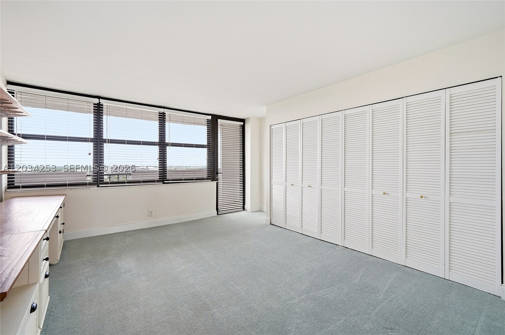 CORINTHIAN ON THE INTRACO - Residential