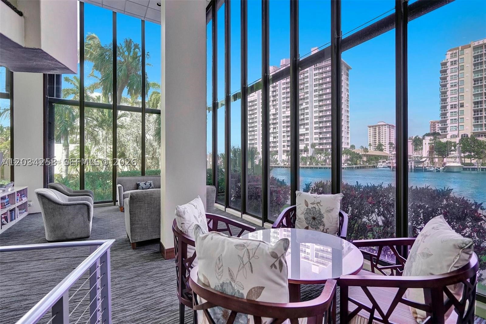 CORINTHIAN ON THE INTRACO - Residential