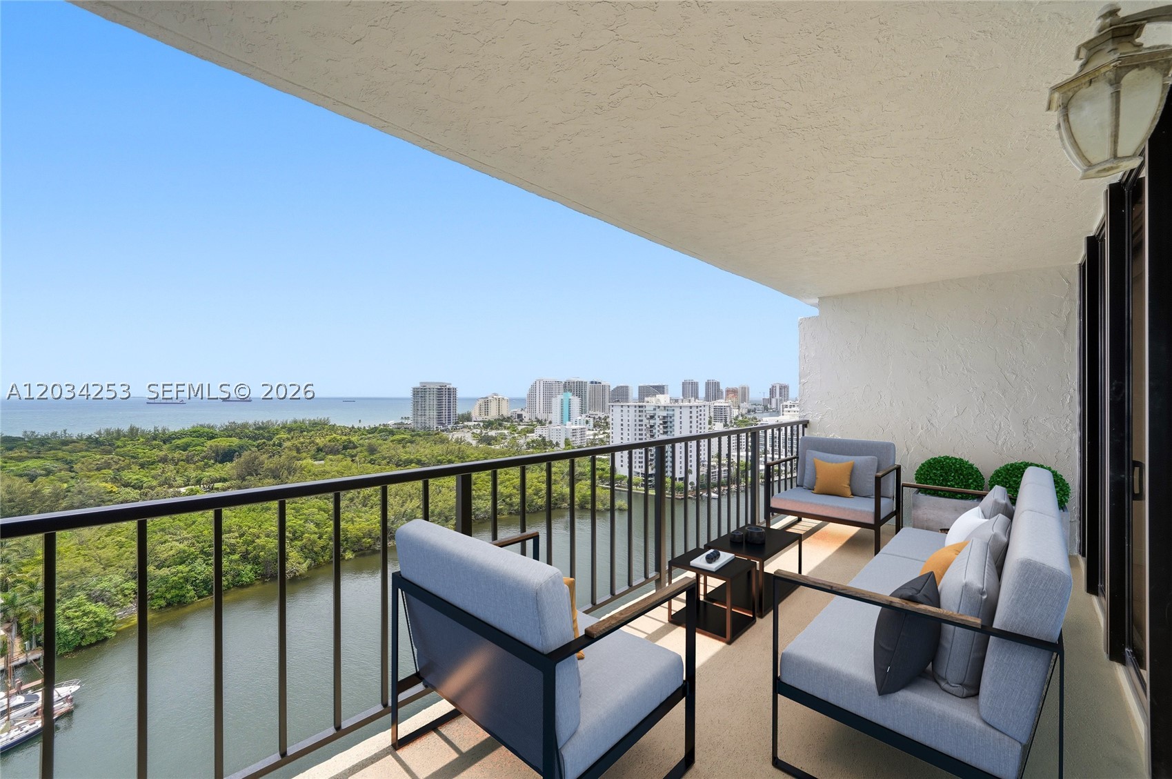 CORINTHIAN ON THE INTRACO - Residential