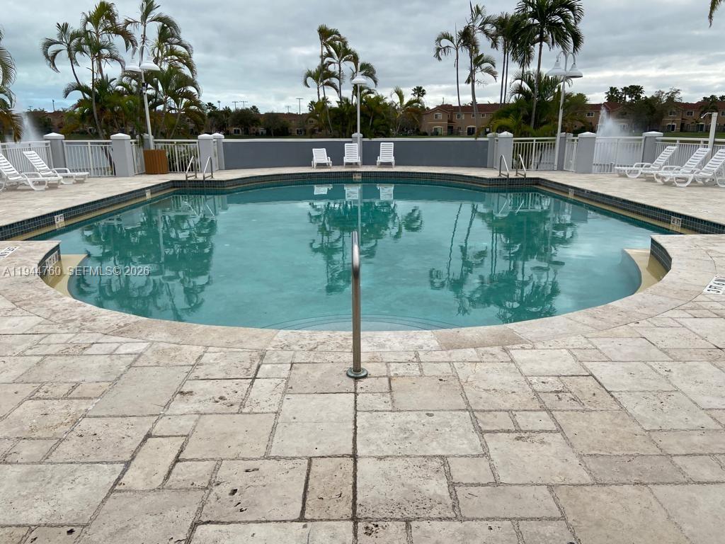 LE CLUB AT OLD CUTLER CON - Residential
