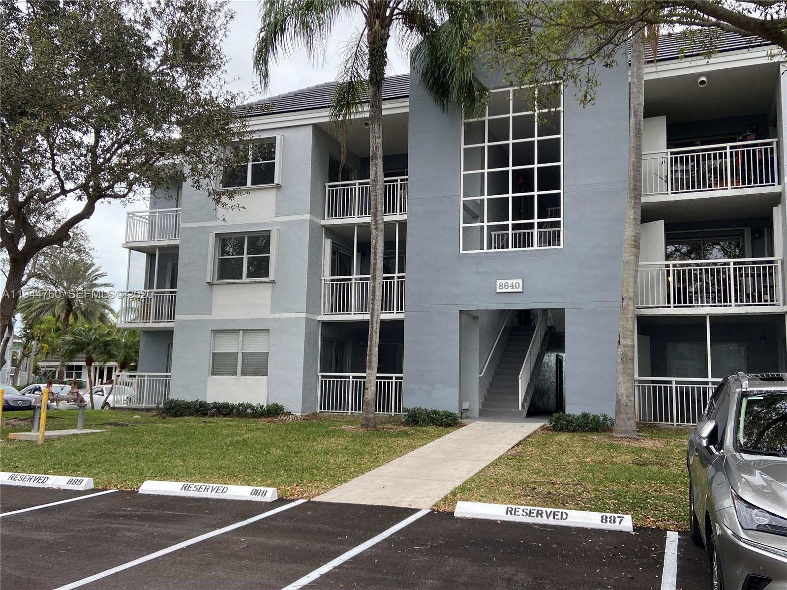 LE CLUB AT OLD CUTLER CON - Residential