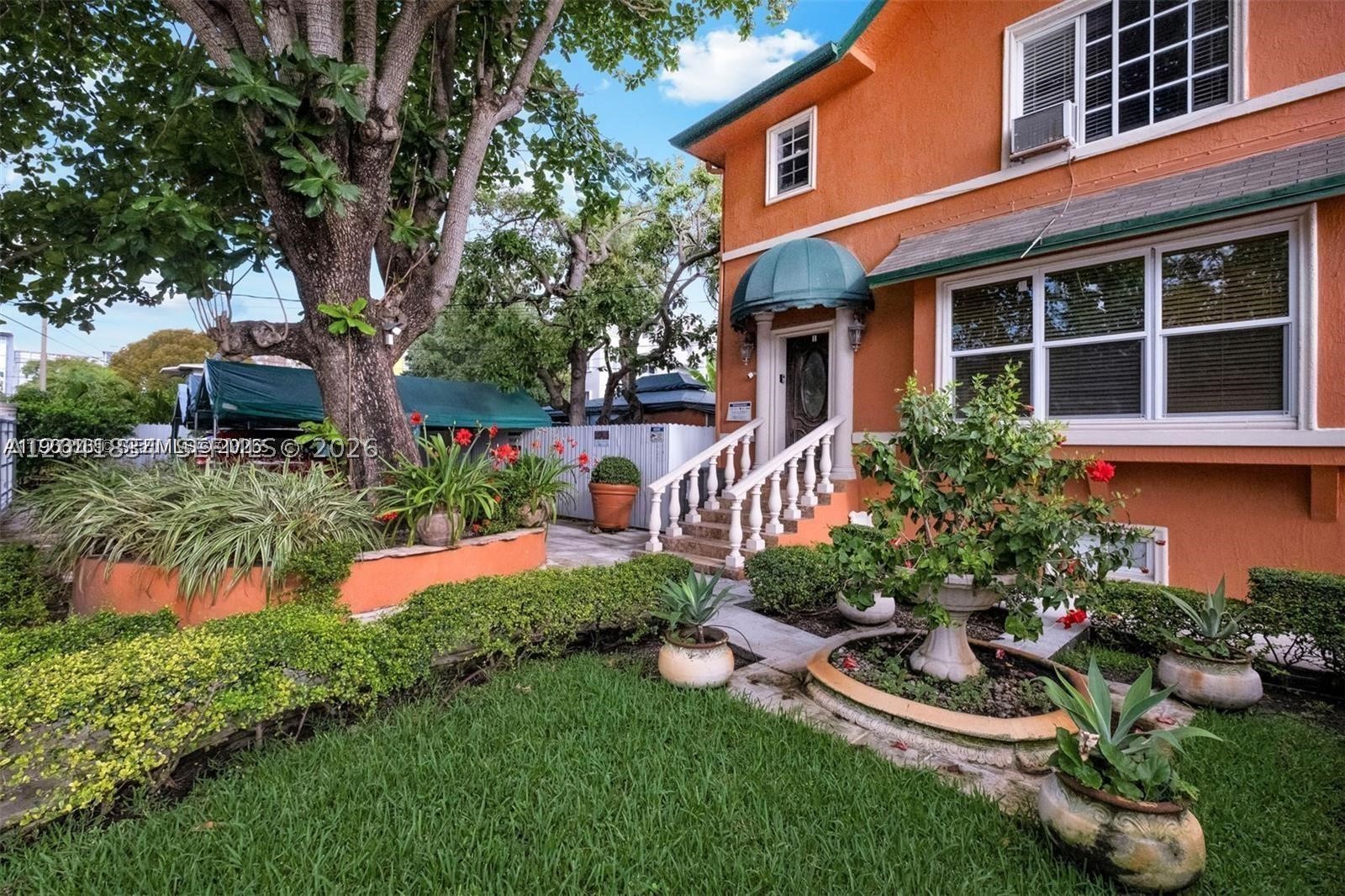 LAWRENCE ESTATE LAND COS - Residential Lease