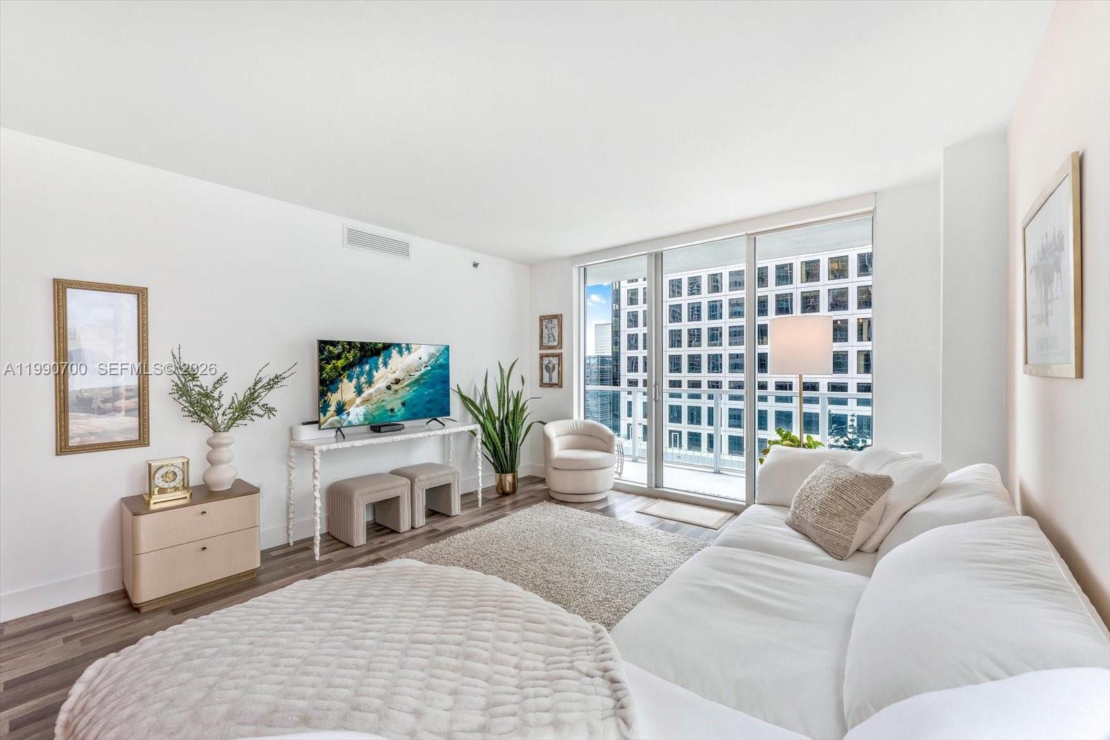 Spectacular mint-condition 2-bedroom, 2-bath residence on Brickell Avenue, just steps from downtown, public transportation, and one block from Brickell City Centre. Features a sleek open kitchen with stainless steel appliances, tile flooring, custom window treatments, and expansive closets.

Located in a full-service building offering premium amenities, including two pools, a rooftop pool, state-of-the-art fitness center, 24-hour concierge and valet, and a private theater. Enjoy a calm, refined lifestyle with immediate access to Brickell’s top dining, shopping, and nightlife.