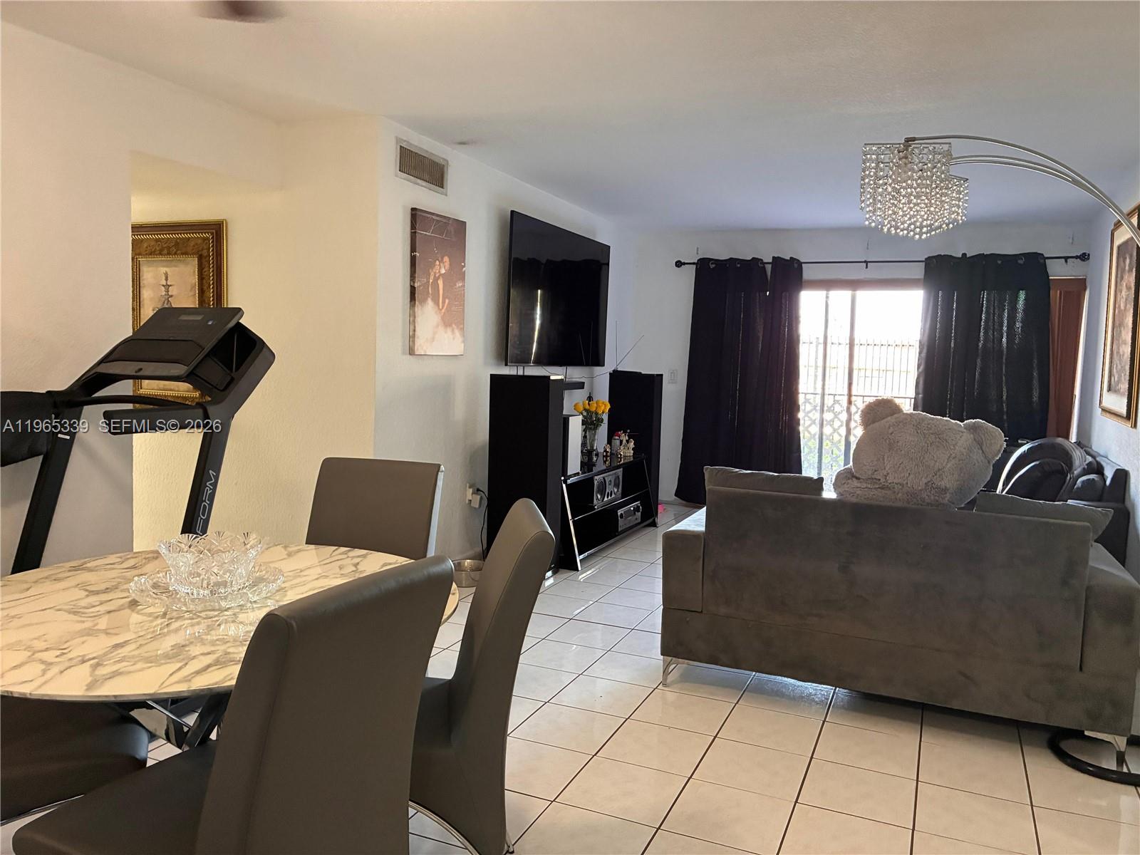 LOS ARBOLES CONDO - Residential