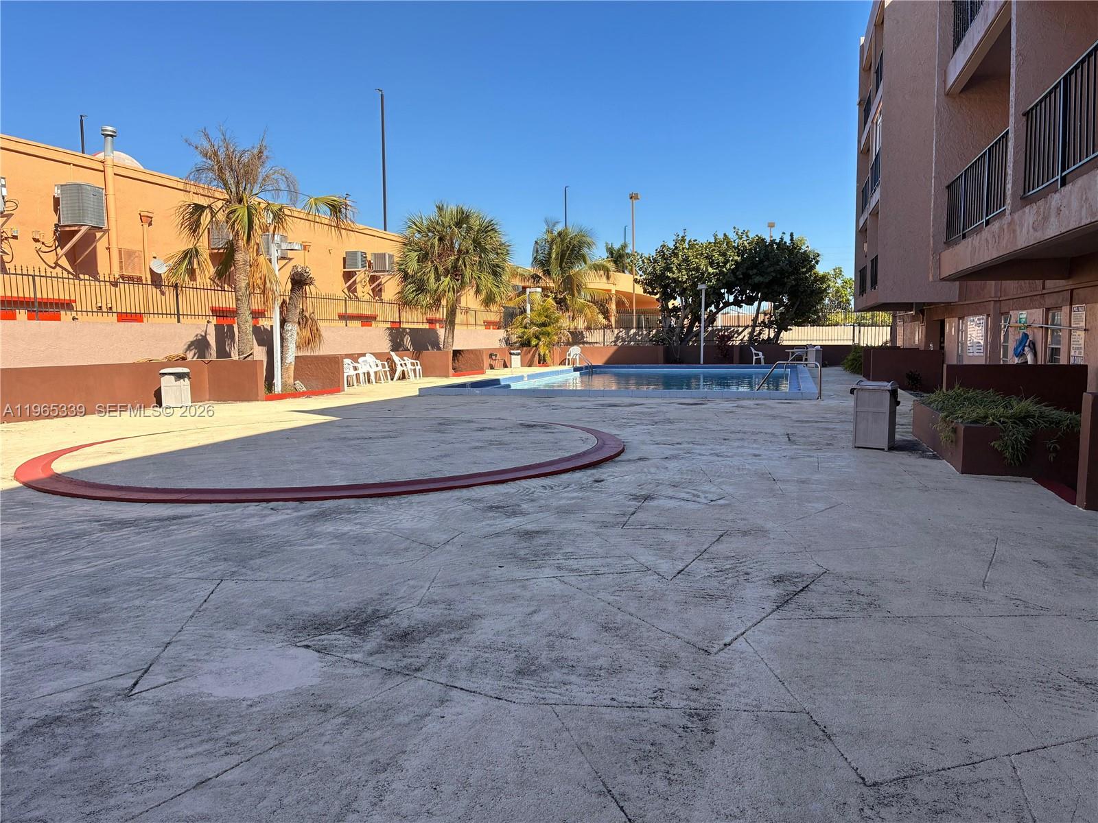 LOS ARBOLES CONDO - Residential