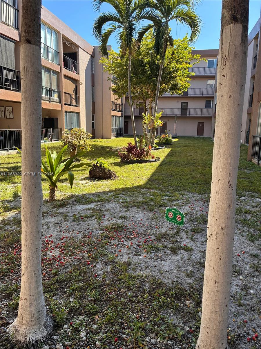 LOS ARBOLES CONDO - Residential