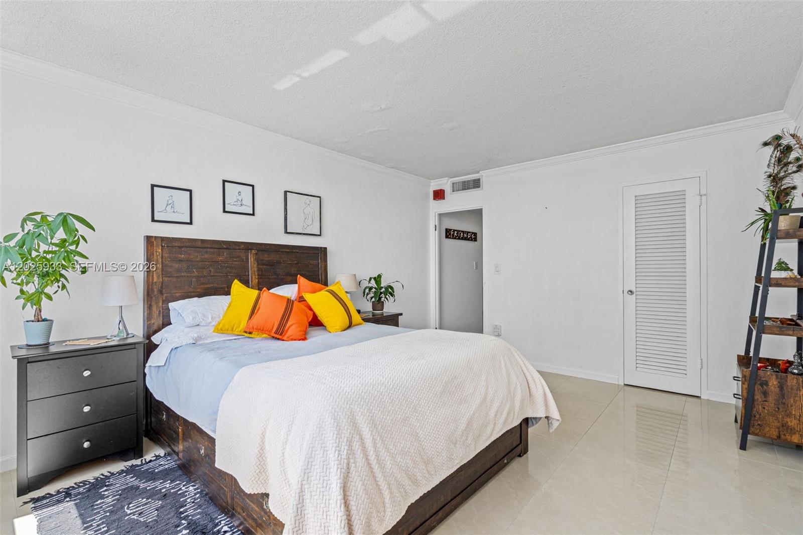 KENNEDY HOUSE CONDO - Residential