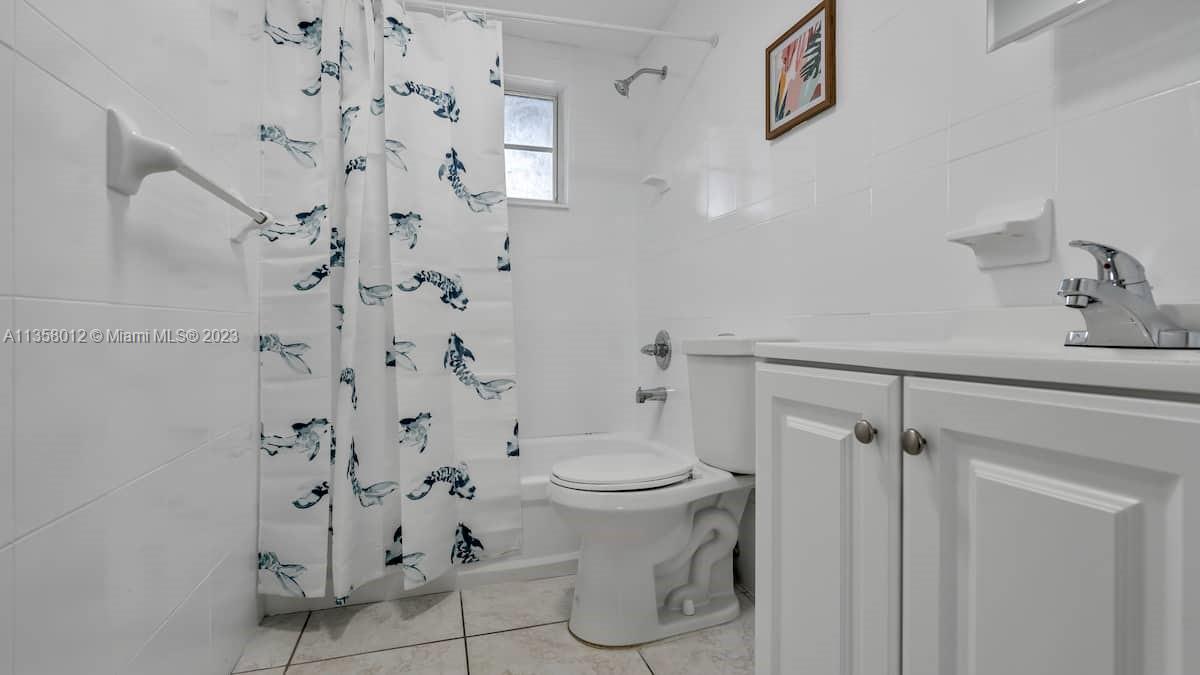 LAWRENCE ESTATE LAND CO - Residential Lease