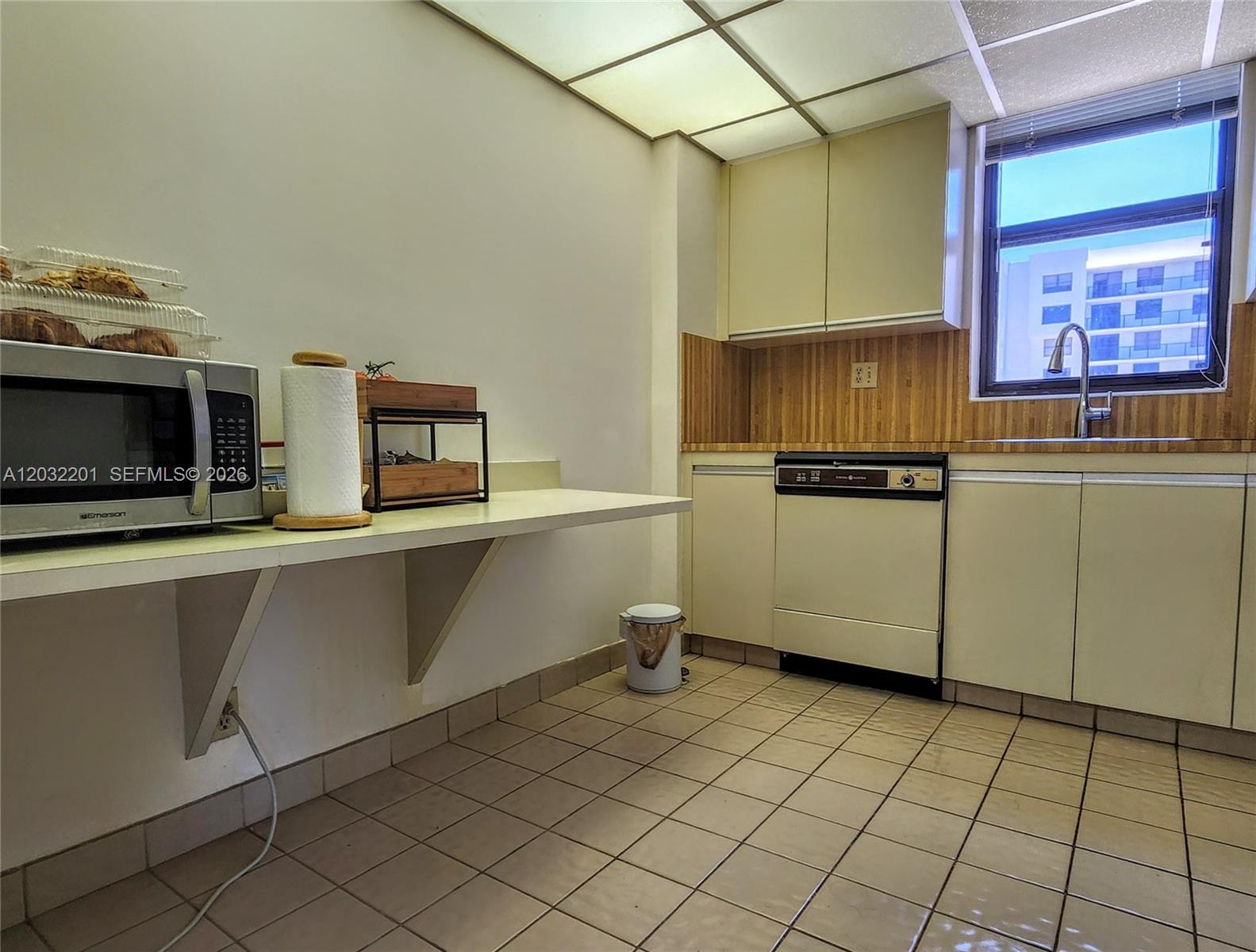 TOWER AT BISCAYNE COVE CO - Residential