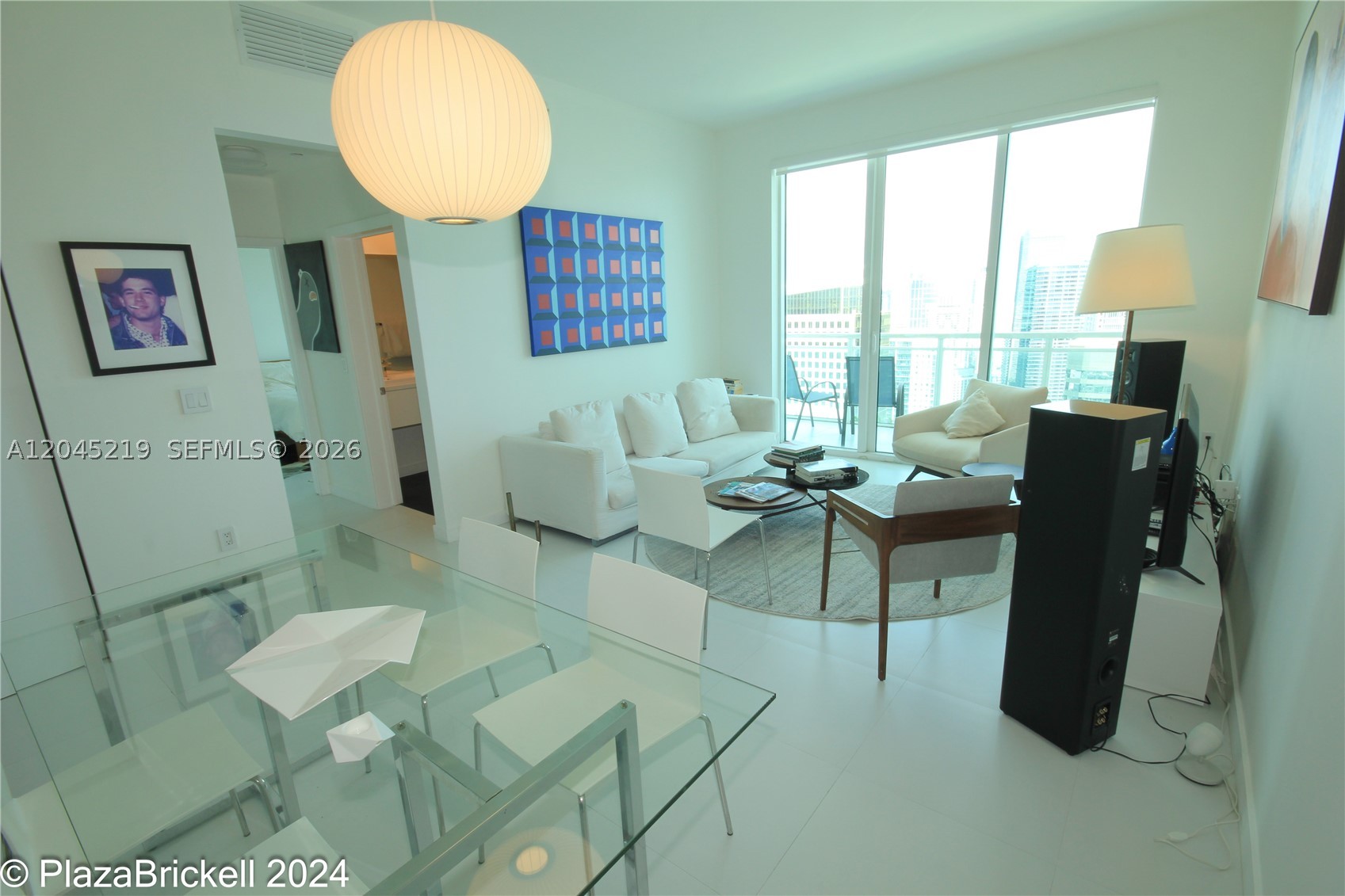 THE PLAZA 851 BRICKELL CO - Residential Lease
