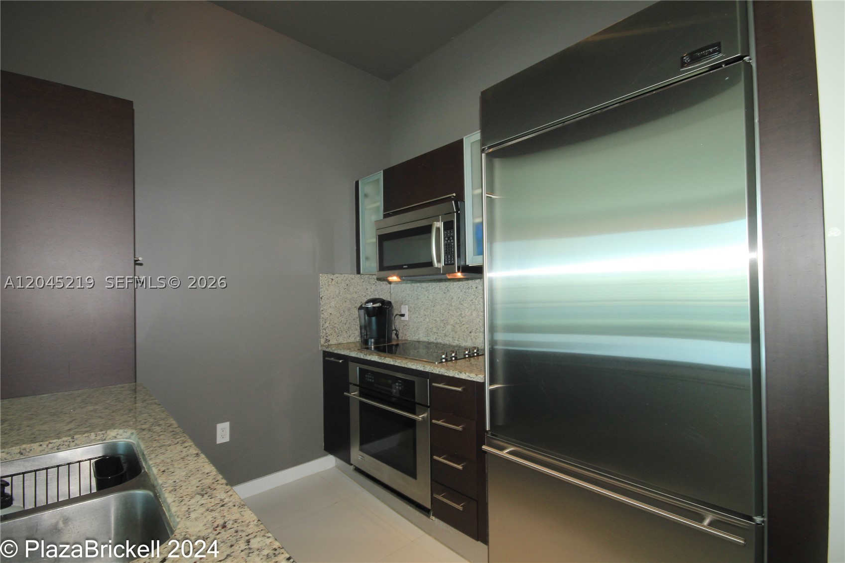 THE PLAZA 851 BRICKELL CO - Residential Lease