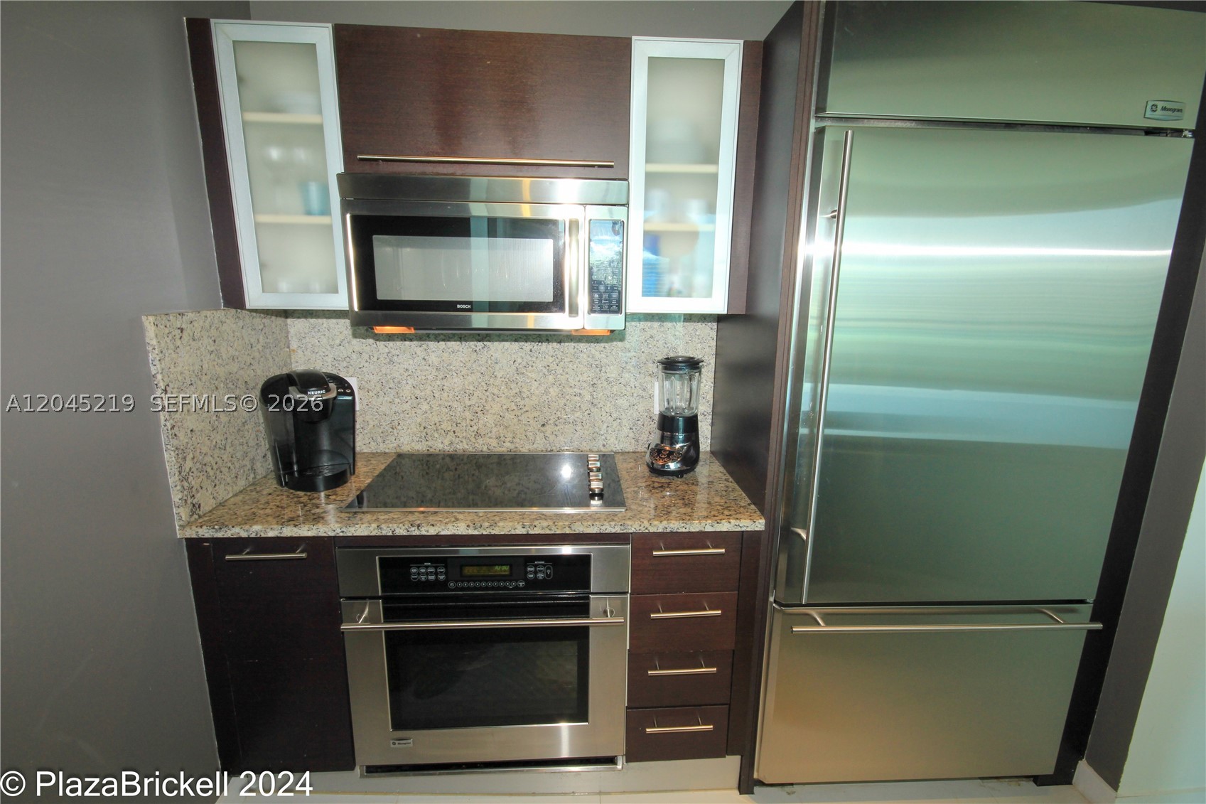 THE PLAZA 851 BRICKELL CO - Residential Lease