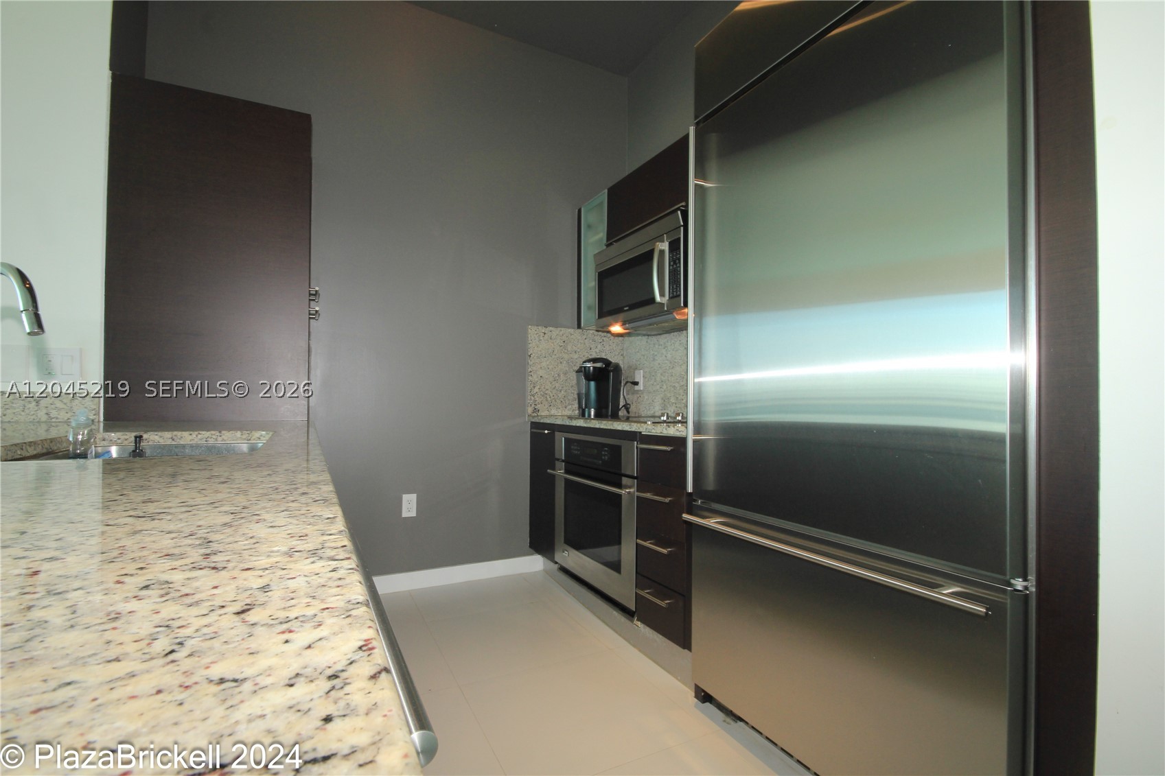 THE PLAZA 851 BRICKELL CO - Residential Lease