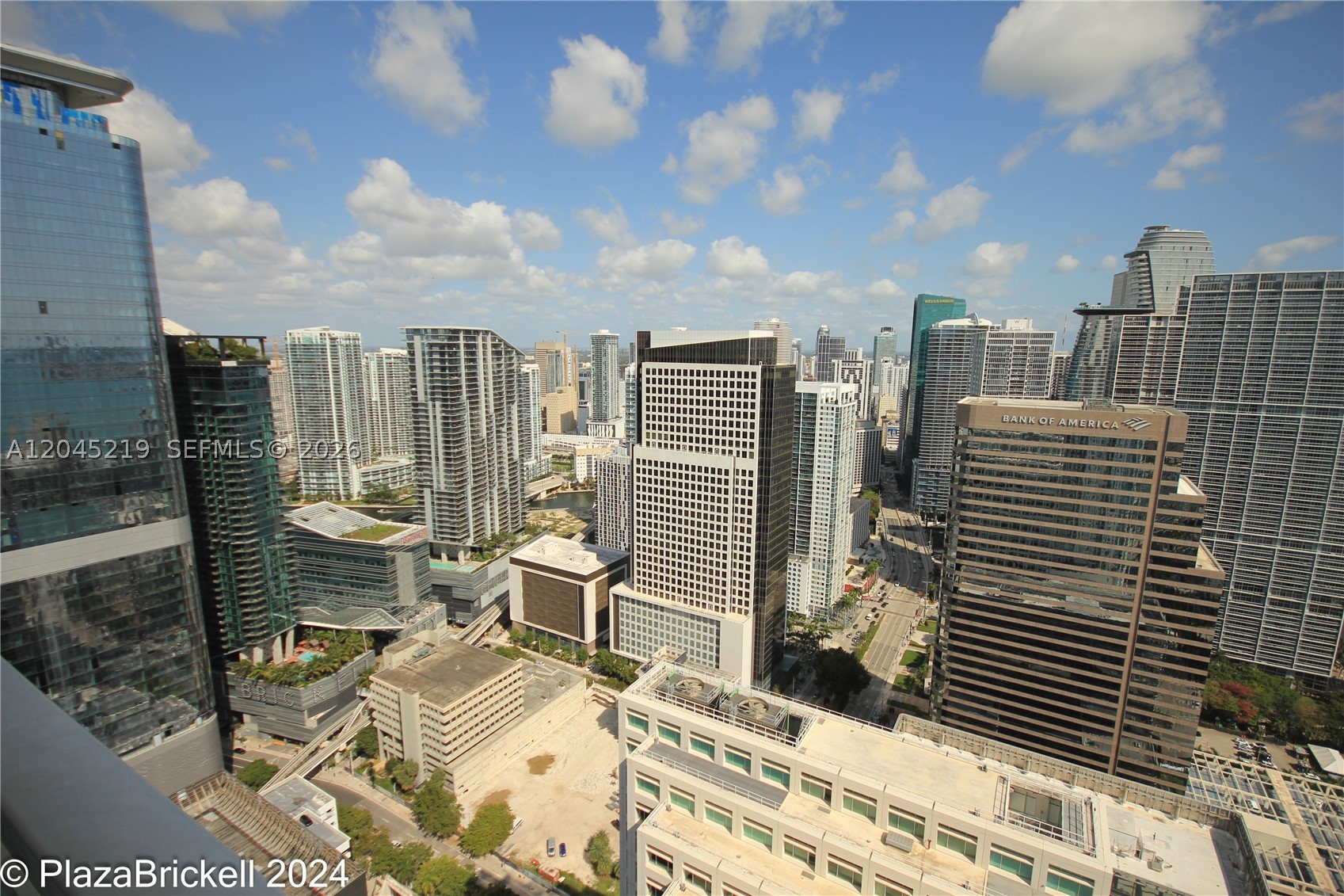THE PLAZA 851 BRICKELL CO - Residential Lease