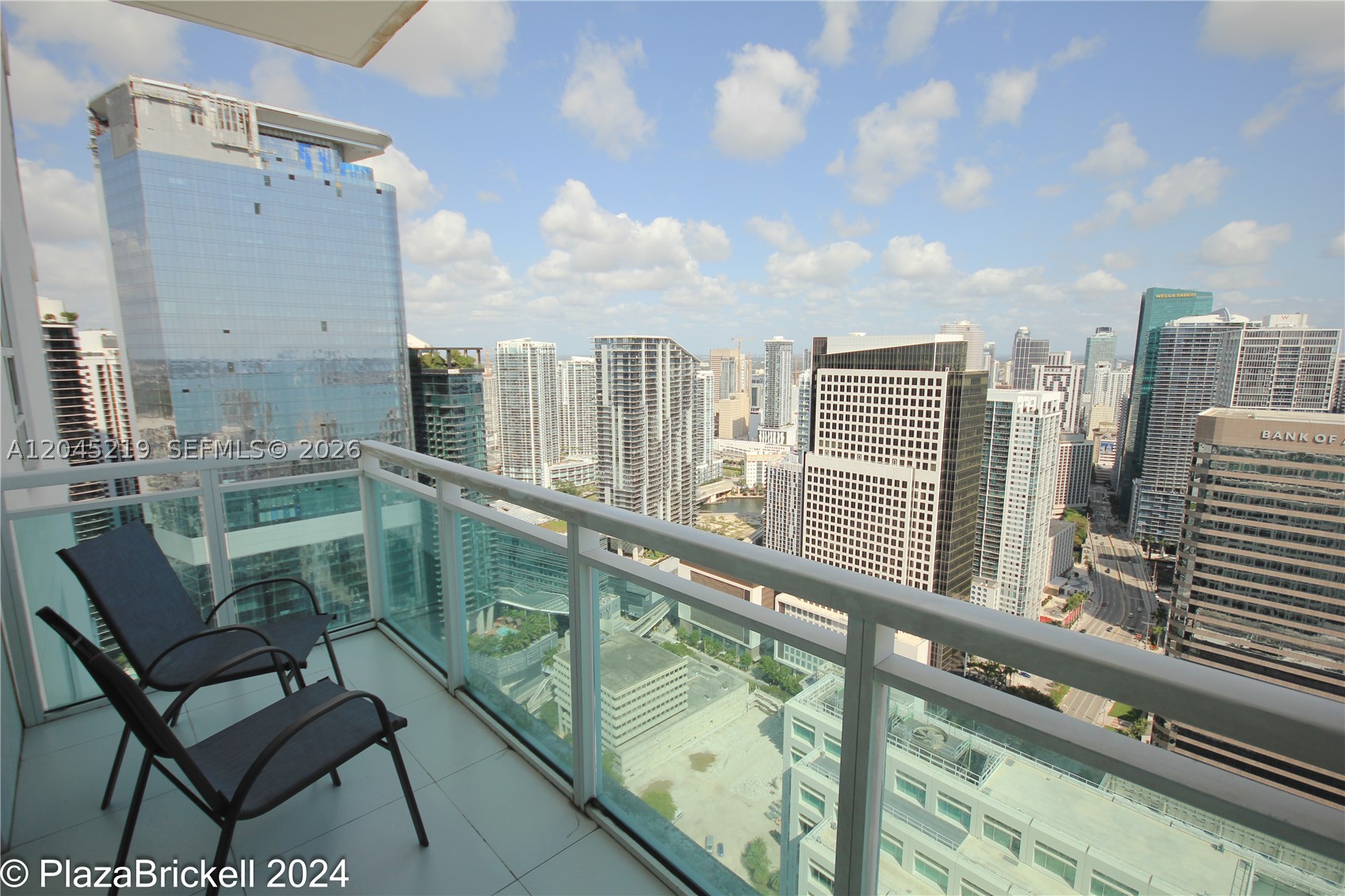 THE PLAZA 851 BRICKELL CO - Residential Lease