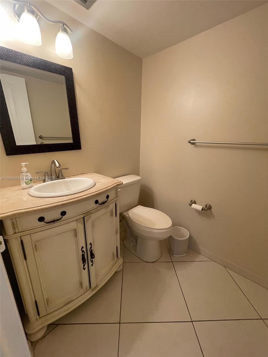 OCEANVIEW PARK CONDO - Residential Lease