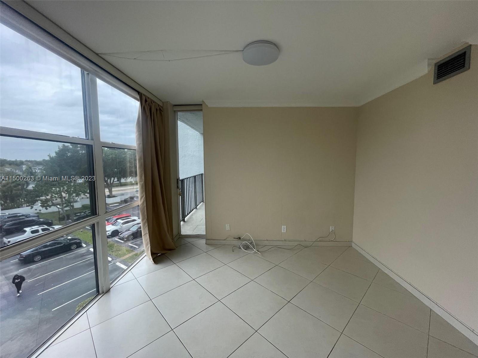 OCEANVIEW PARK CONDO - Residential Lease