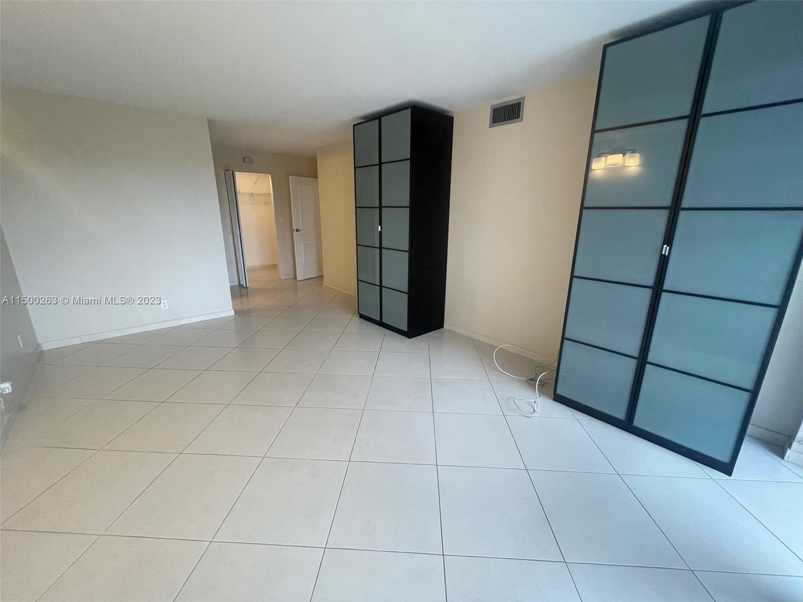 OCEANVIEW PARK CONDO - Residential Lease