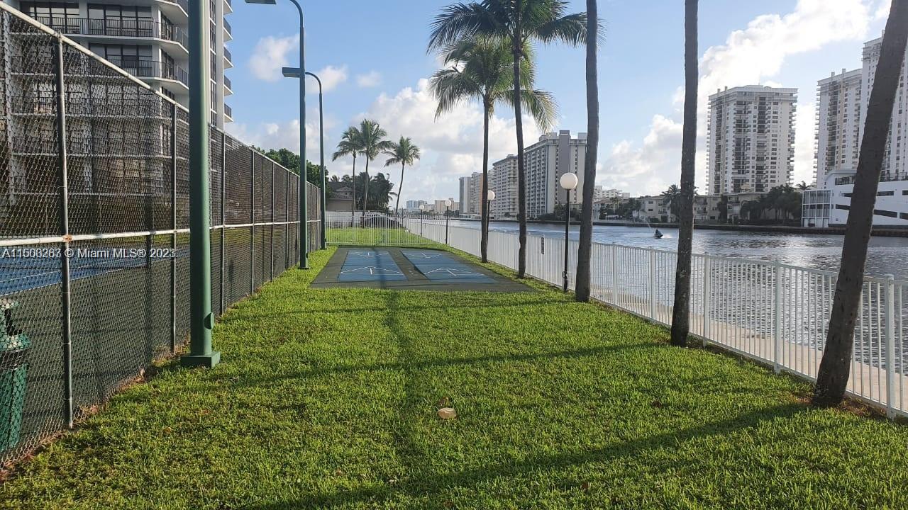 OCEANVIEW PARK CONDO - Residential Lease
