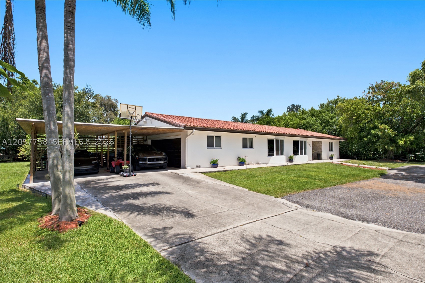 COUNTRY CLUB RANCHES SEC - Residential