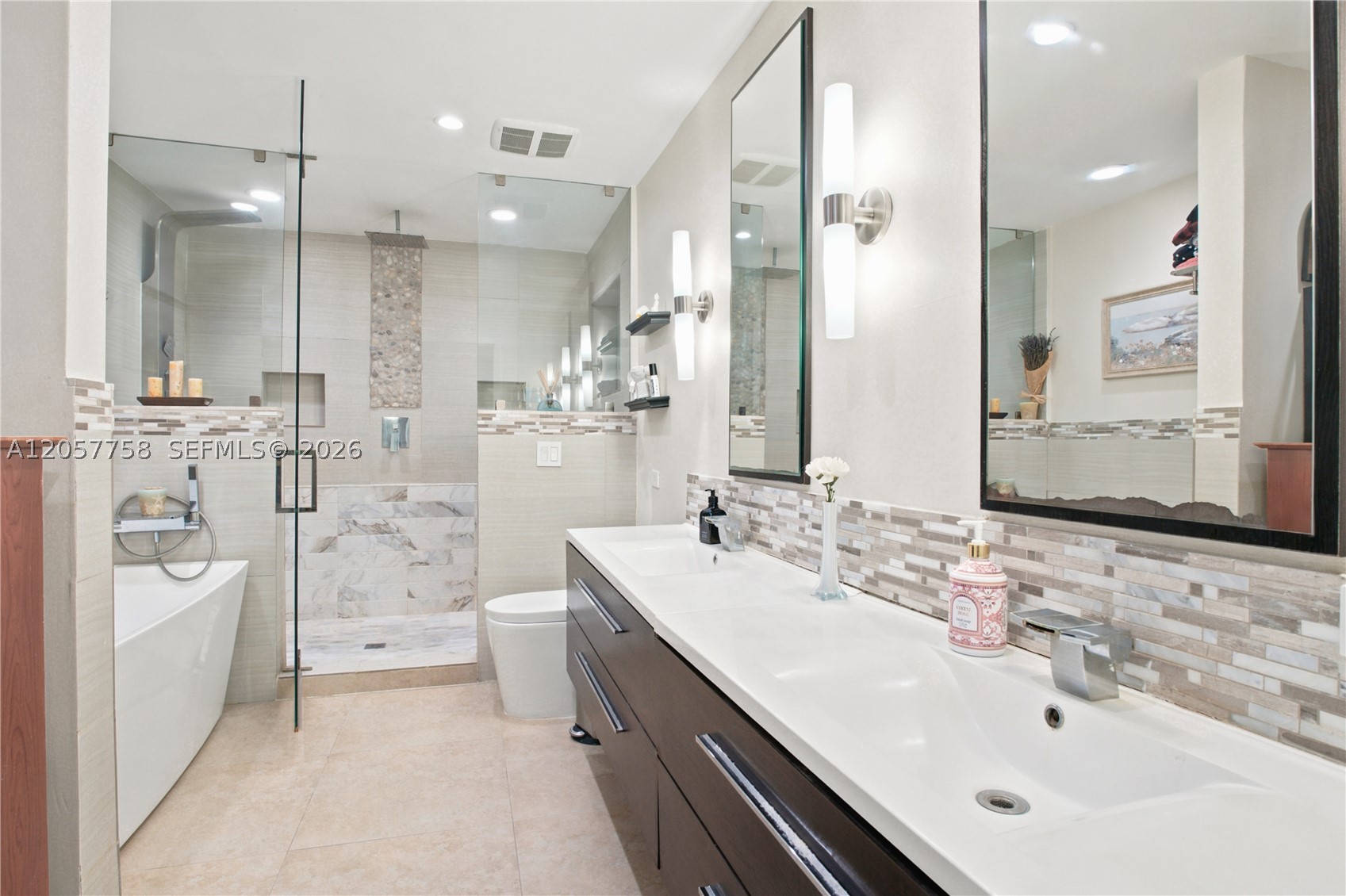 COUNTRY CLUB RANCHES SEC - Residential