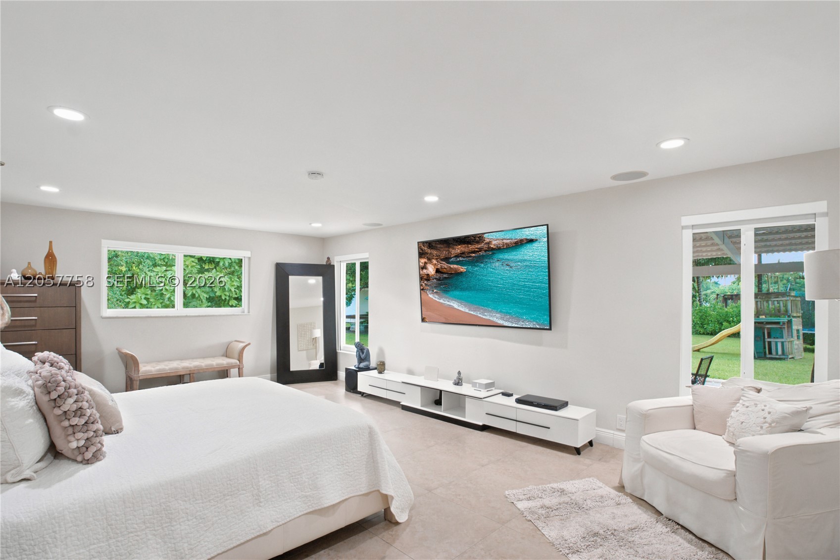 COUNTRY CLUB RANCHES SEC - Residential