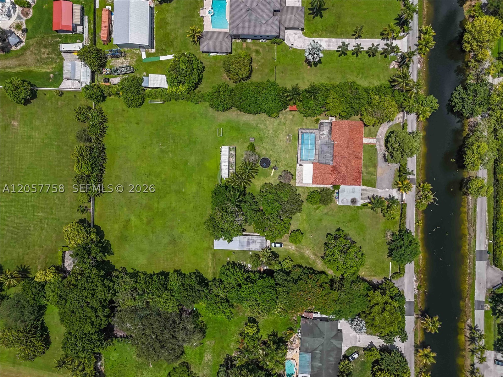 COUNTRY CLUB RANCHES SEC - Residential