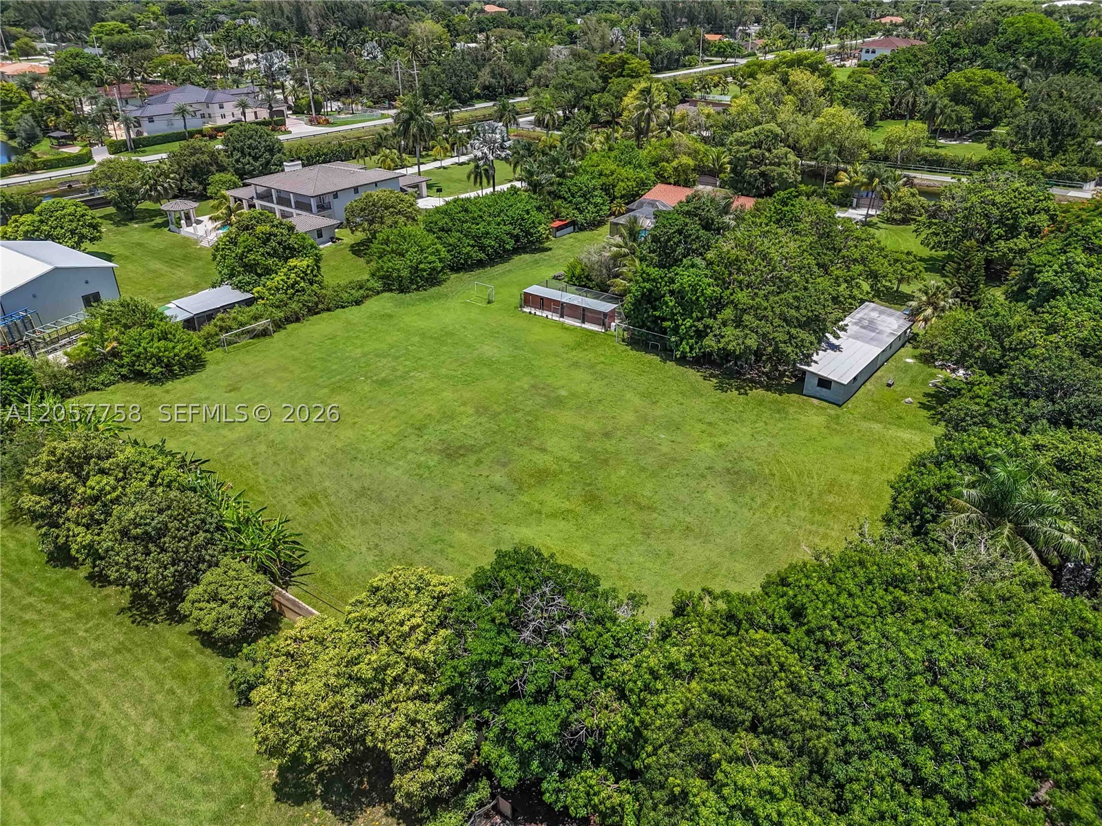 COUNTRY CLUB RANCHES SEC - Residential