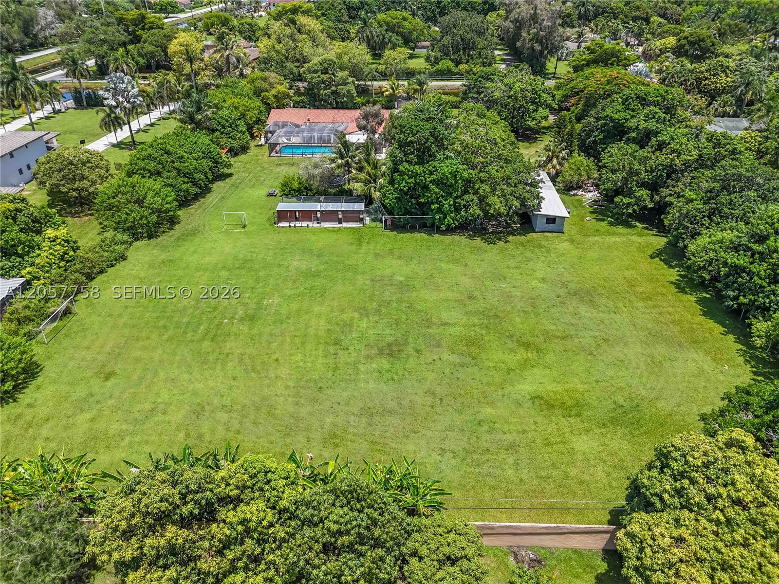 COUNTRY CLUB RANCHES SEC - Residential