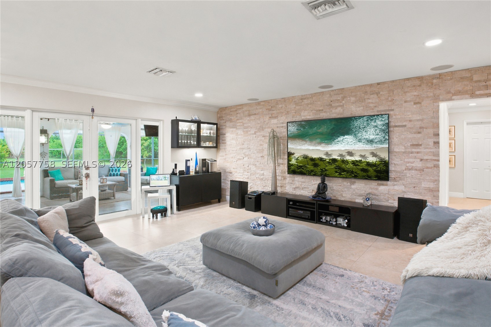 COUNTRY CLUB RANCHES SEC - Residential