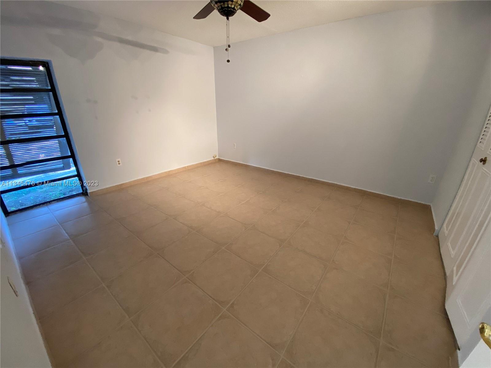 MIAMI LAKES LOCH LOMOND E - Residential