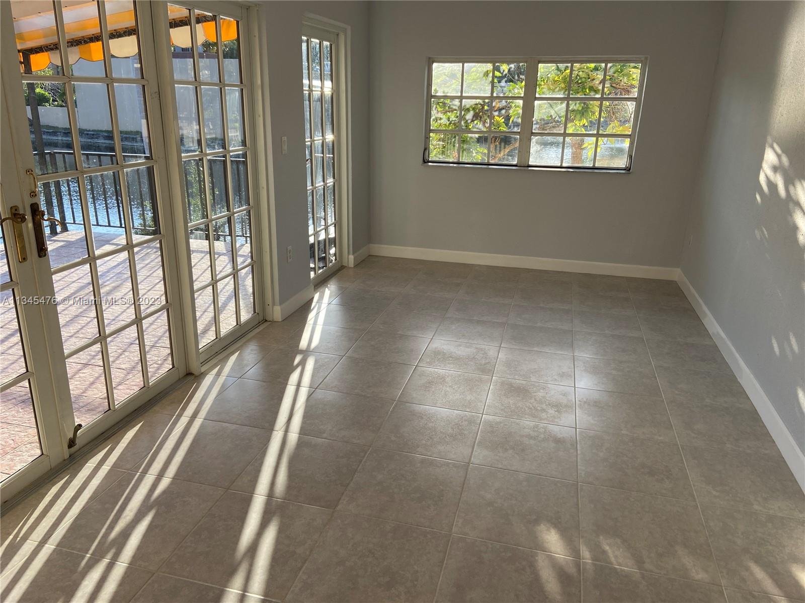 MIAMI LAKES LOCH LOMOND E - Residential