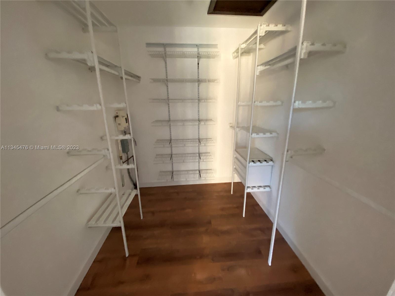 MIAMI LAKES LOCH LOMOND E - Residential