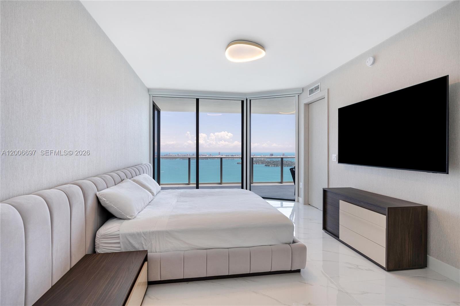 ARIA RESERVE - Residential