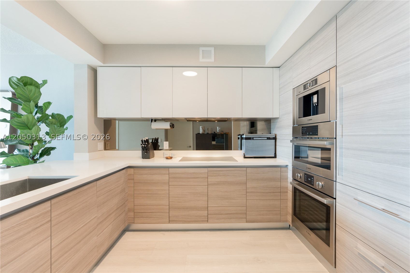 PARQUE TOWERS CONDO - Residential Lease