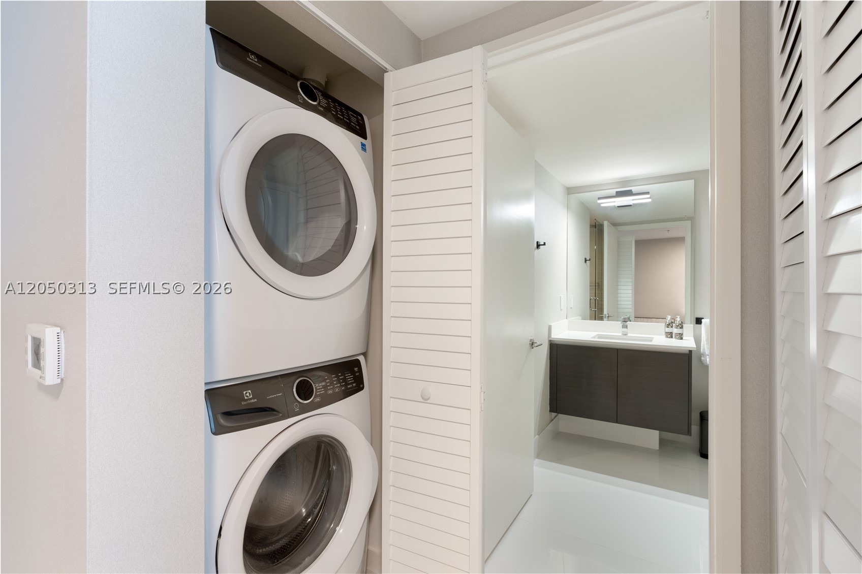 PARQUE TOWERS CONDO - Residential Lease