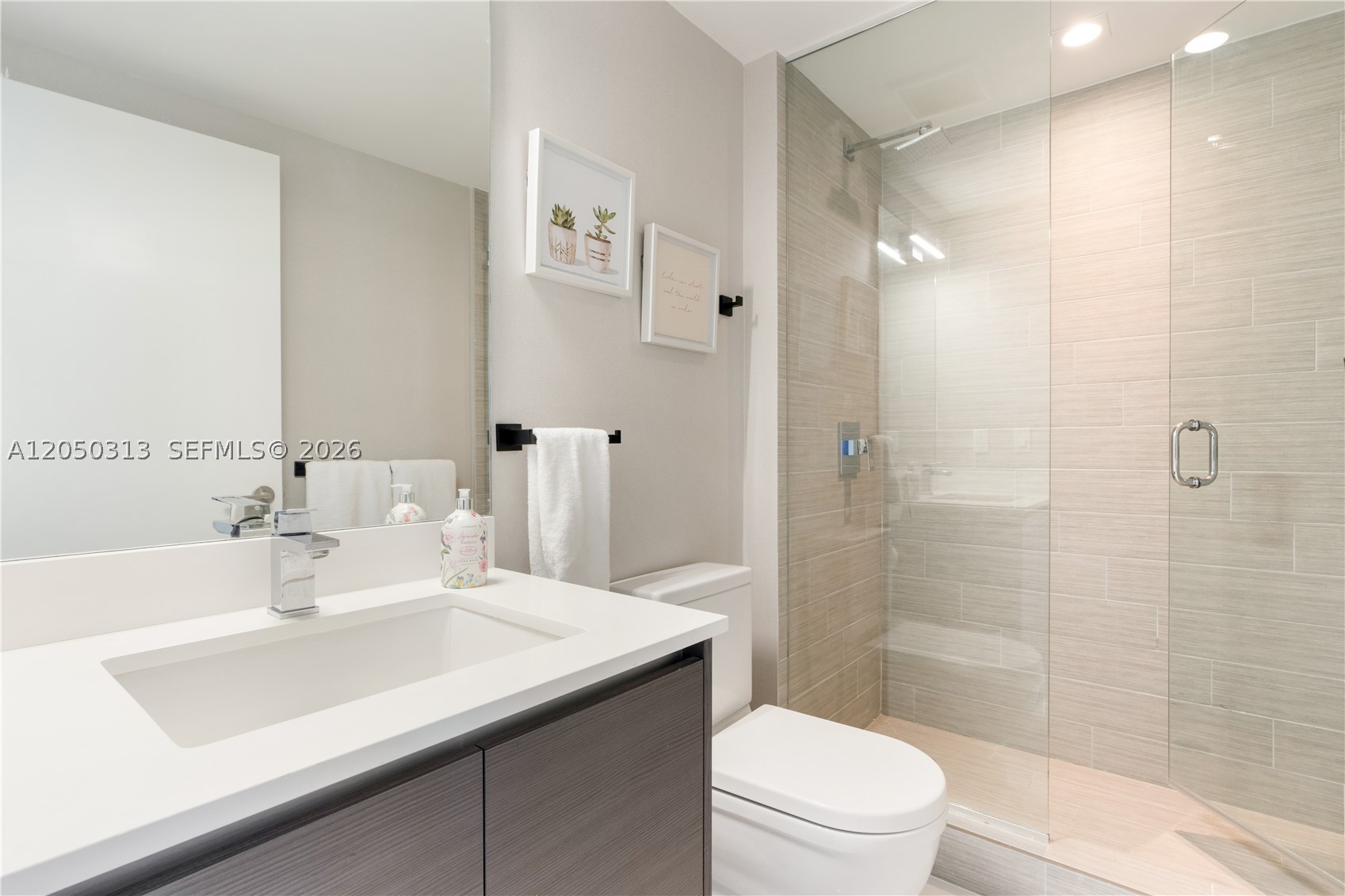 PARQUE TOWERS CONDO - Residential Lease