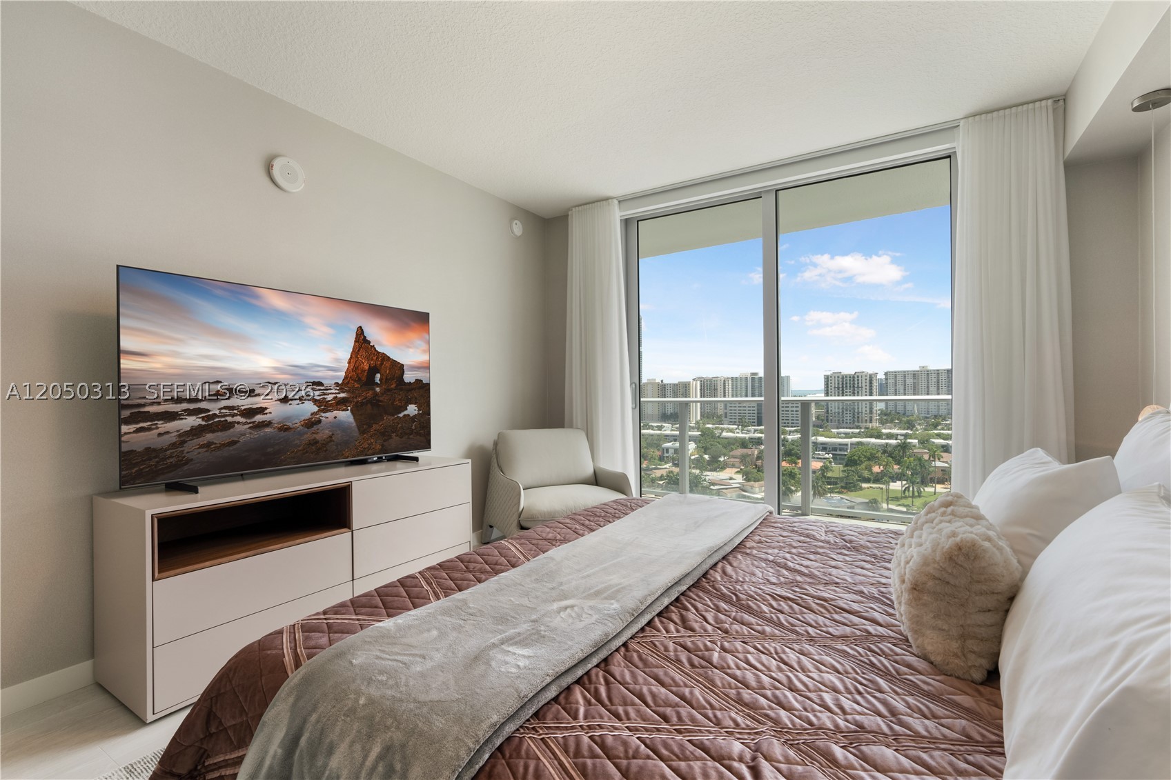 PARQUE TOWERS CONDO - Residential Lease