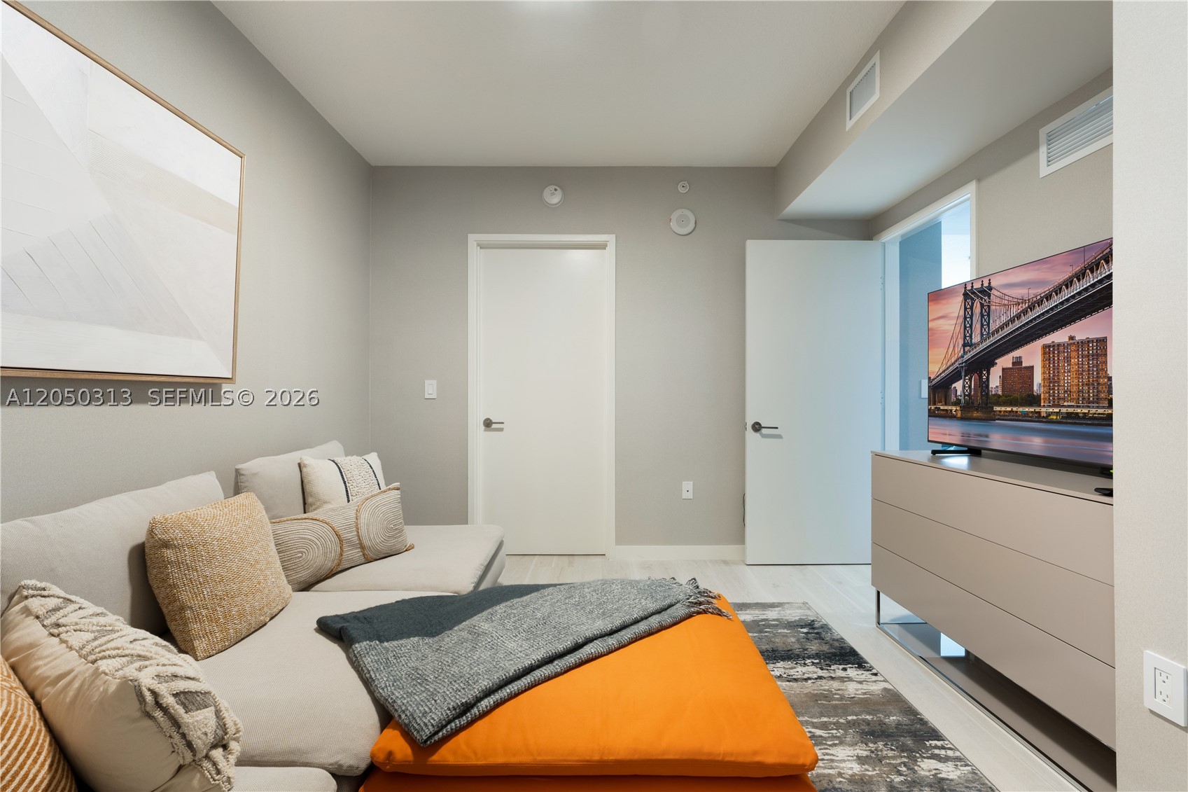 PARQUE TOWERS CONDO - Residential Lease