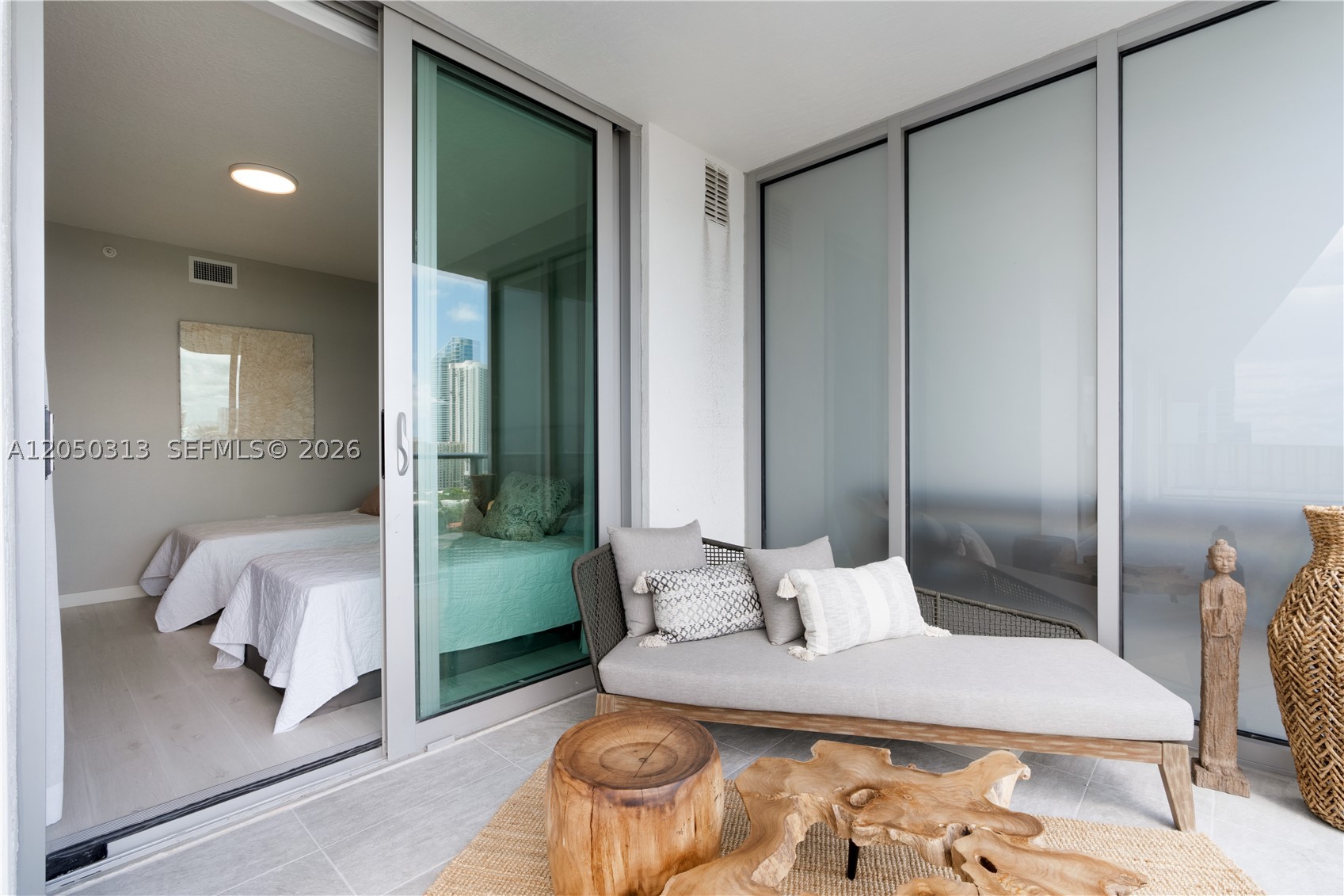 PARQUE TOWERS CONDO - Residential Lease