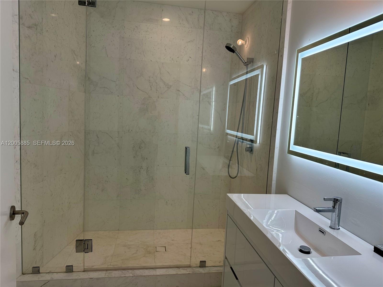 18555 COLLINS AVENUE COND - Residential