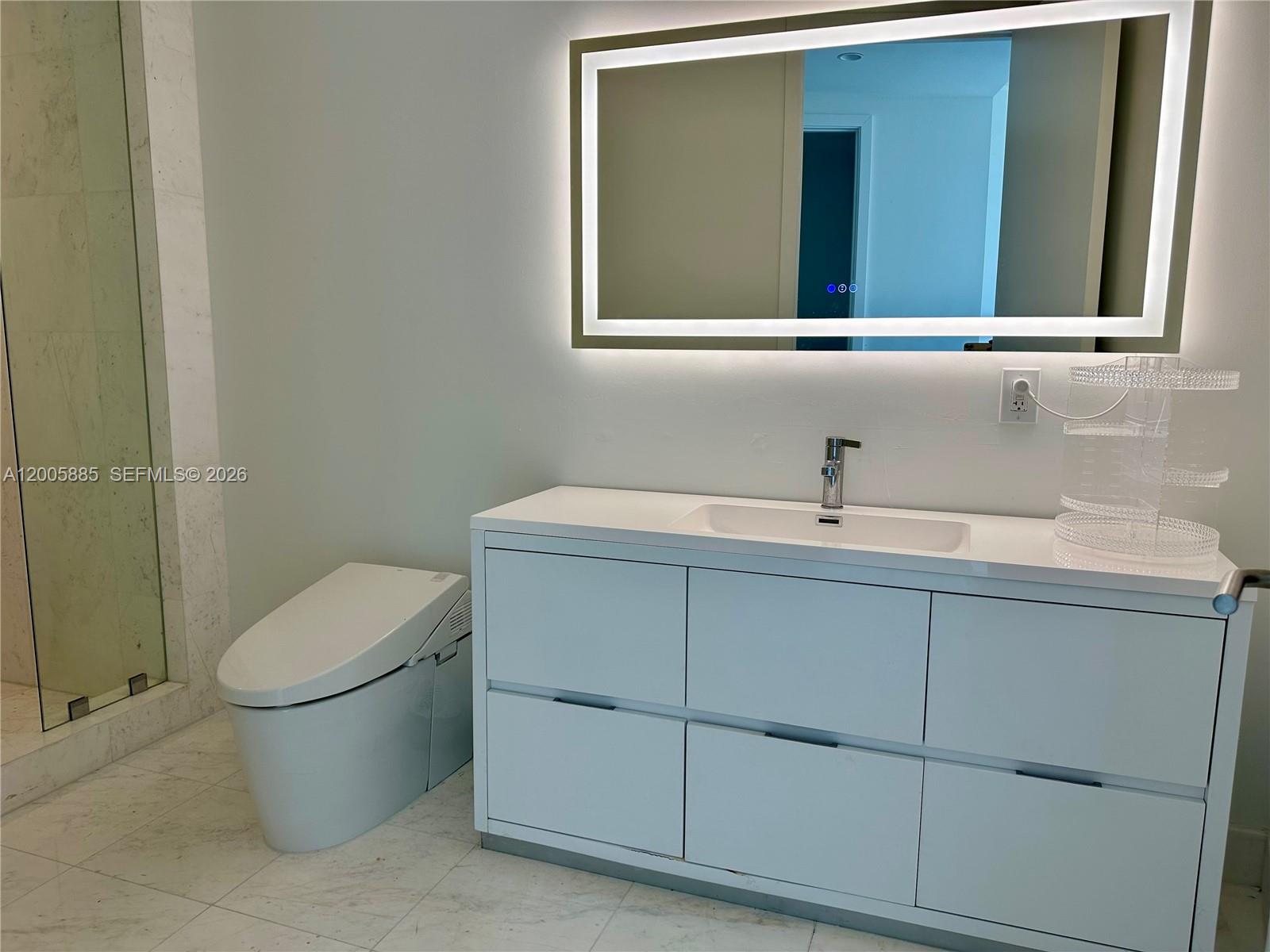 18555 COLLINS AVENUE COND - Residential