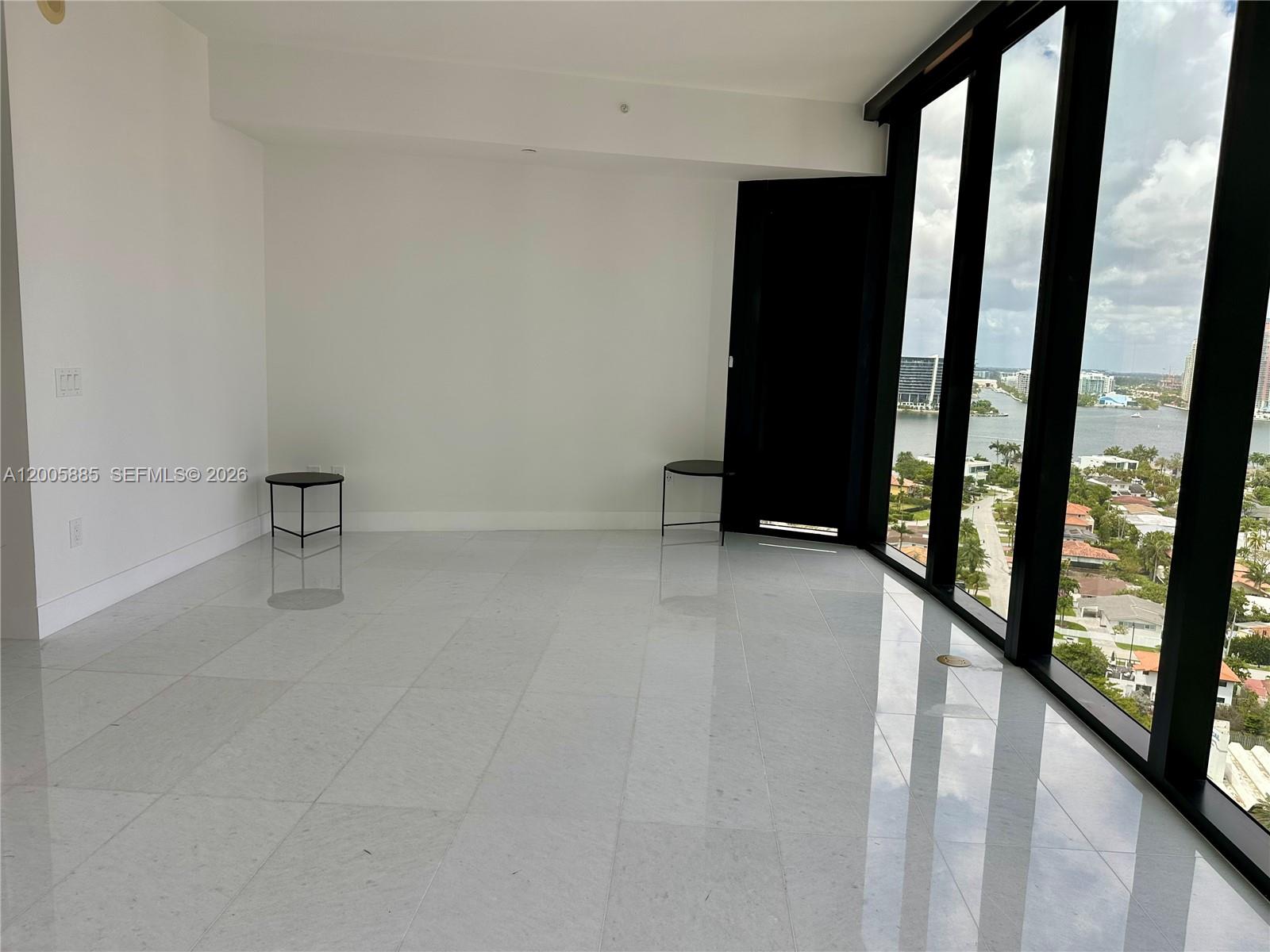 18555 COLLINS AVENUE COND - Residential