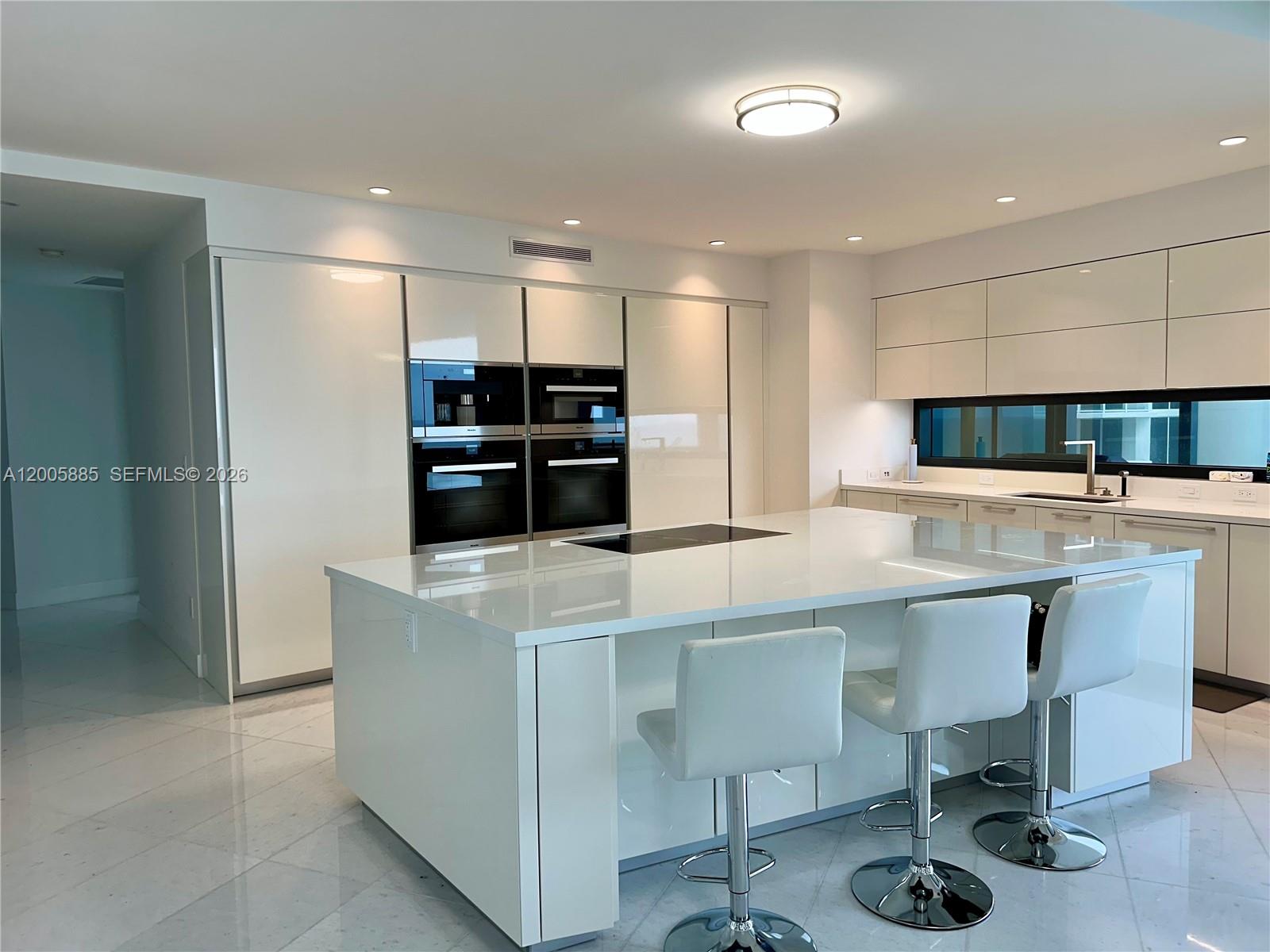18555 COLLINS AVENUE COND - Residential