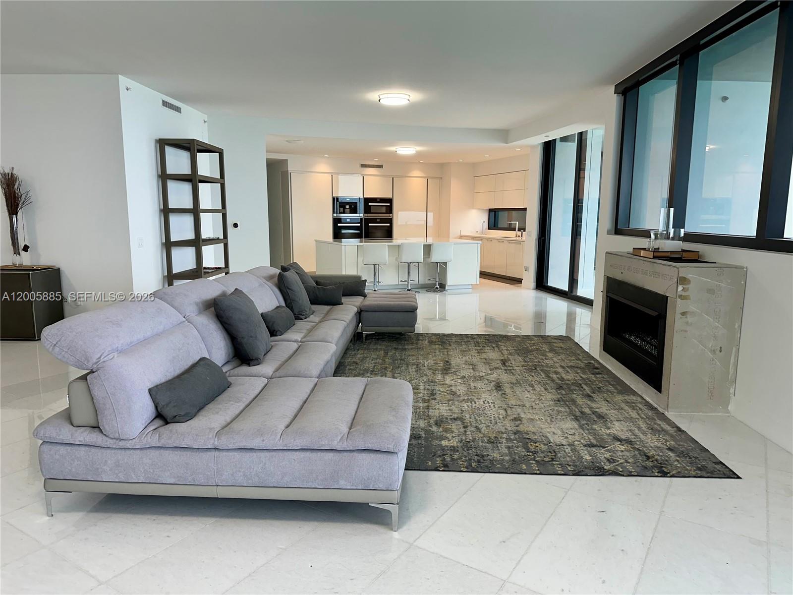 18555 COLLINS AVENUE COND - Residential